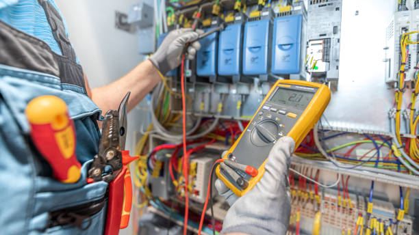 Best Local Electrician Companies  in Briarcliff Manor, NY